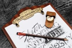 Galen Leather Clipboard Cartella A4 In Legno Di Mogano 7 Galen Leather Clipboard Cartella A4 In Legno Di Mogano -Stilo Stile Negozio galen leather clipboard cartella a4 in legno di mogano 3