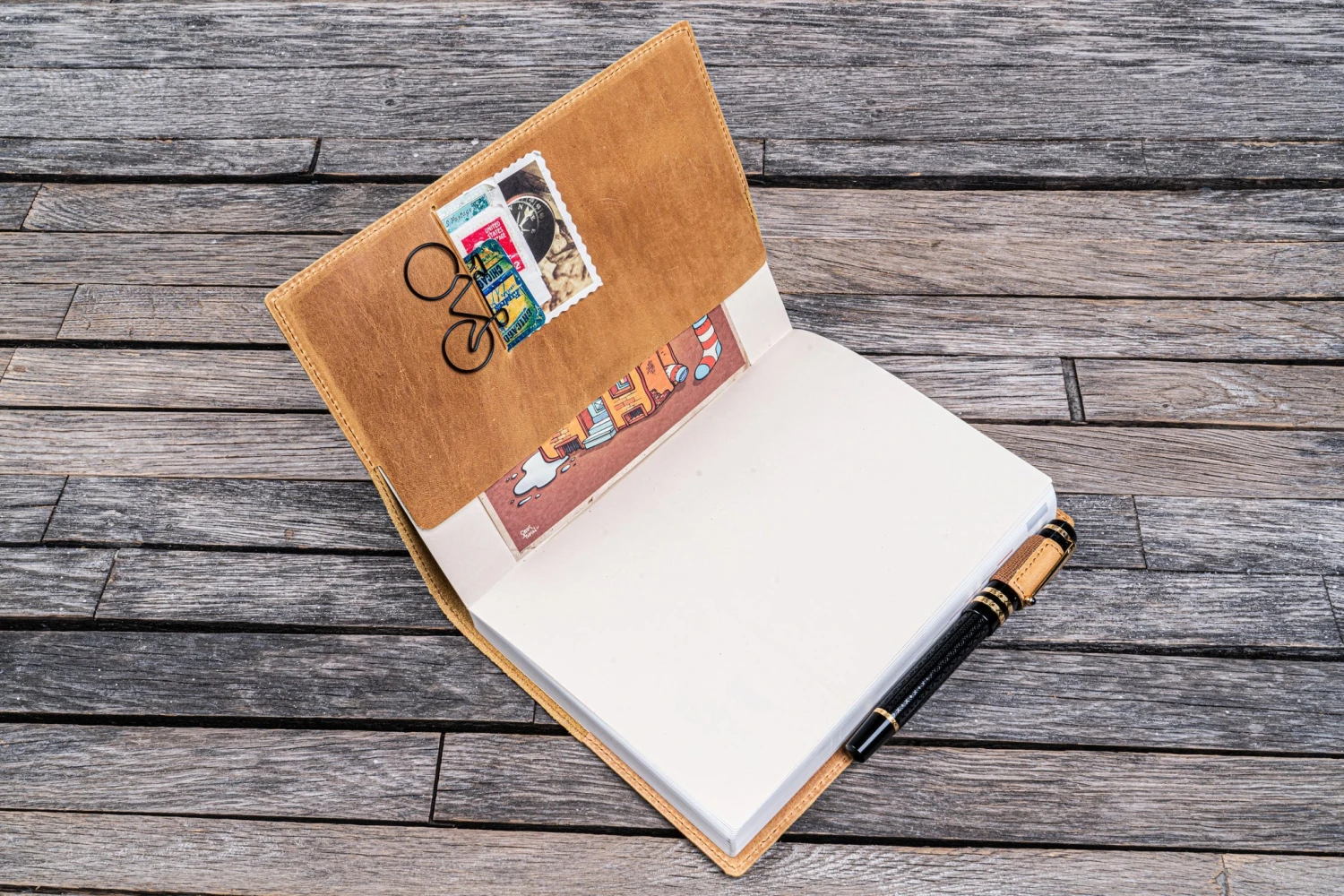 Galen Leather Cover A5 In Pelle Crazy Horse Honey Ochre 2 Galen Leather Cover A5 In Pelle Crazy Horse Honey Ochre - immagine 2