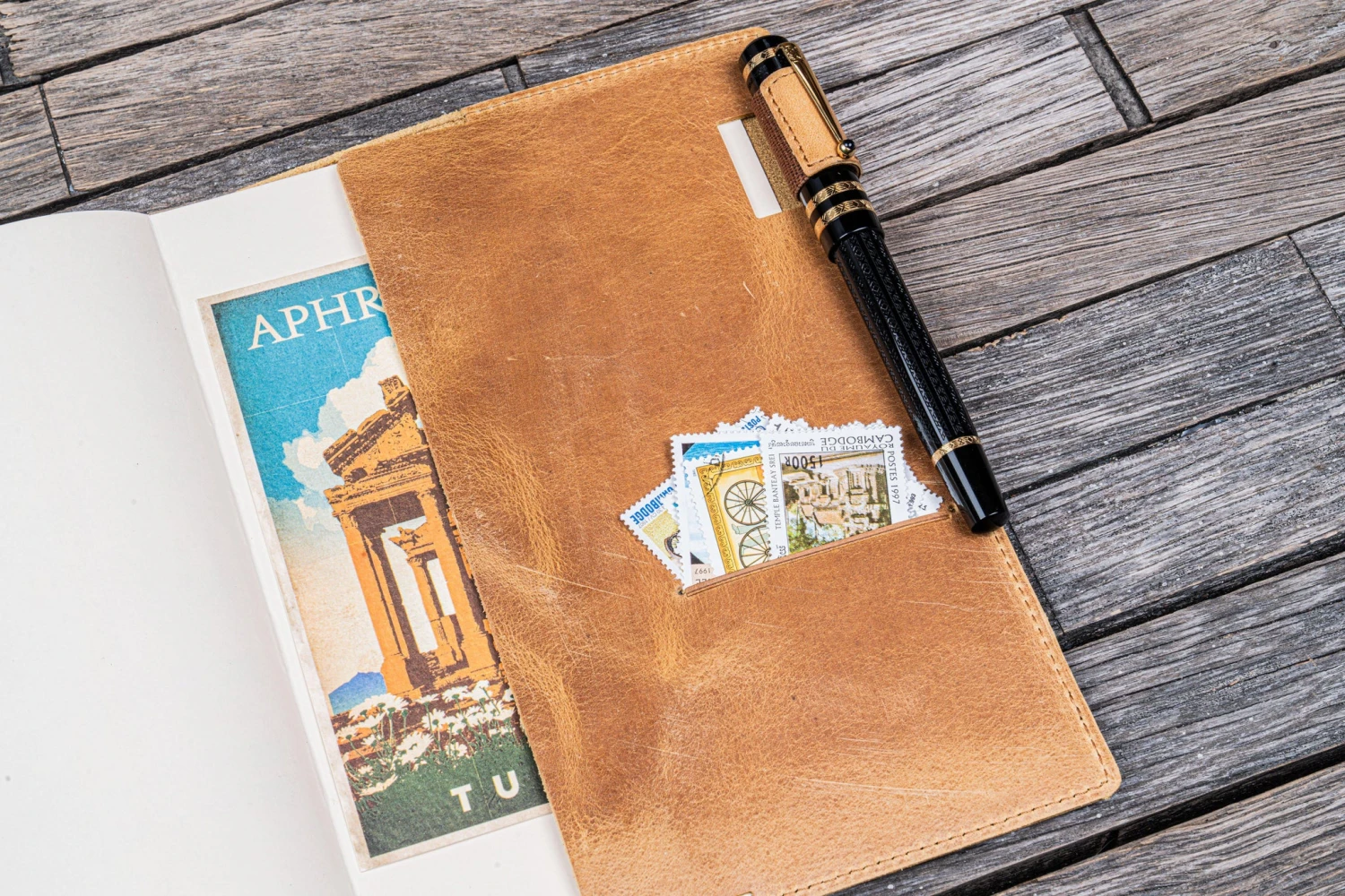 Galen Leather Cover A5 In Pelle Crazy Horse Honey Ochre 4 Galen Leather Cover A5 In Pelle Crazy Horse Honey Ochre - immagine 4