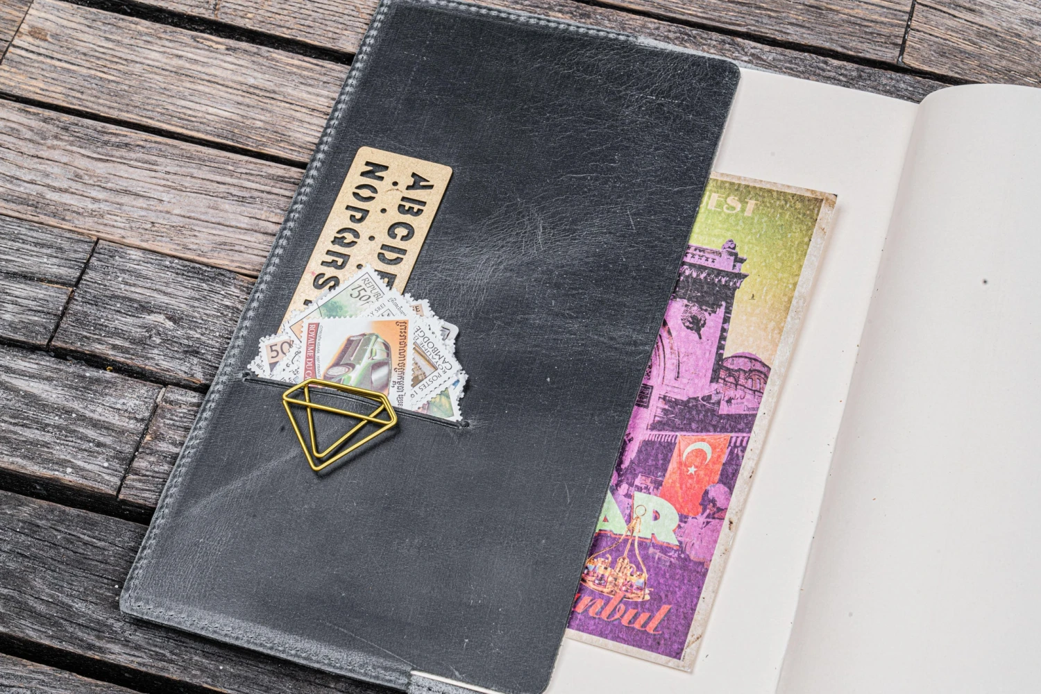 Galen Leather Cover A5 In Pelle Crazy Horse Smoky Grey 2 Galen Leather Cover A5 In Pelle Crazy Horse Smoky Grey - immagine 2