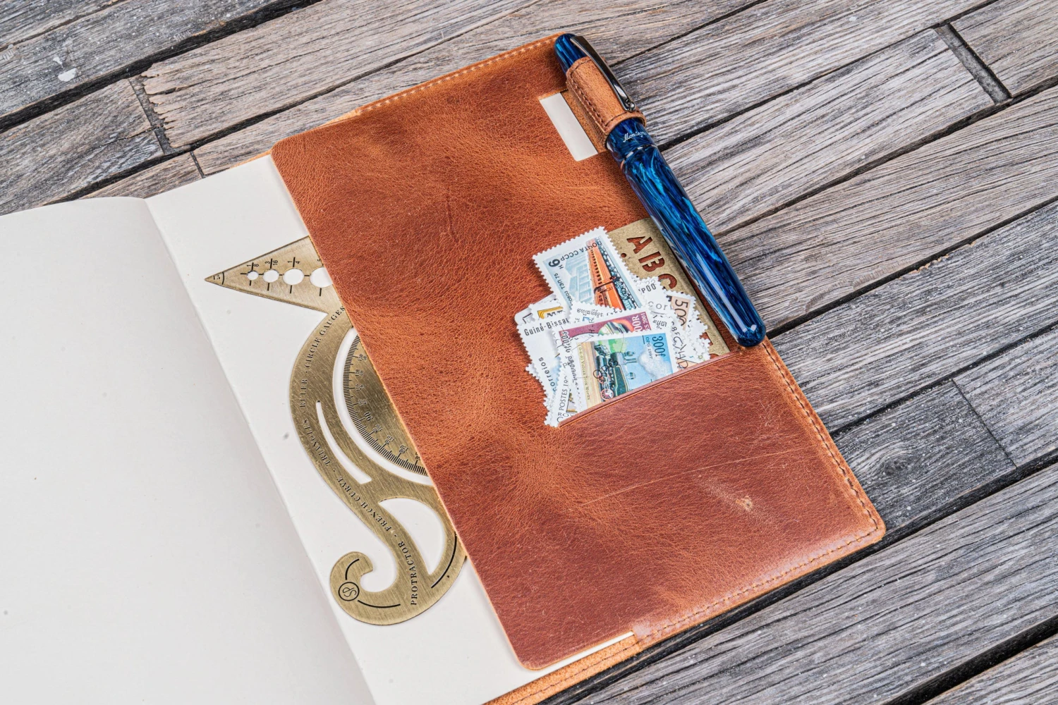 Galen Leather Cover A5 In Pelle Crazy Horse Tan 4 Galen Leather Cover A5 In Pelle Crazy Horse Tan - immagine 4