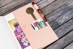 Galen Leather Cover A5 In Pelle Undyed 8 Galen Leather Cover A5 In Pelle Undyed -Stilo Stile Negozio galen leather cover a5 in pelle undyed 3