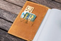 Galen Leather Cover A6 In Pelle Crazy Horse Honey Ochre -Stilo Stile Negozio galen leather cover a6 in pelle crazy horse honey ochre 2