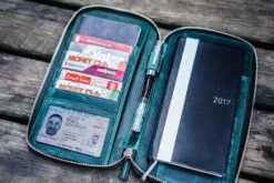 Galen Leather Cover Hobonichi Weeks Mega Con Zip Crazy Horse Forest Green -Stilo Stile Negozio galen leather cover hobonichi weeks mega con zip crazy horse forest green 3