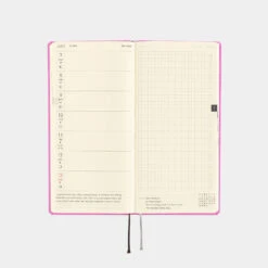 Hobonichi Techo Weeks Colors: Sweet Purple Agenda 2025 Settimanale Spring 20 Hobonichi Techo Weeks Colors: Sweet Purple Agenda 2025 Settimanale Spring -Stilo Stile Negozio hobonichi techo weeks colors sweet purple agenda 2025 settimanale 6