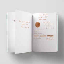 Lennon Tool Bar Let's Go On A Trip Coastal Village Inchiostro 30 Ml -Stilo Stile Negozio lennon tool bar let s go on a trip coastal village inchiostro 30 ml 3