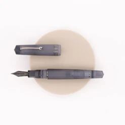 Leonardo Momento Zero Grande Pura Penna Stilografica Grigio Antracite & Rutenio