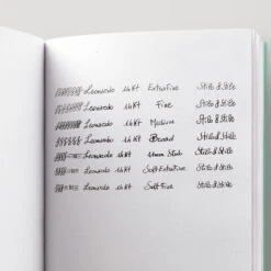 Leonardo Momento Zero Penna Stilografica Nuvola Lilac & Rodio 14k 12 Leonardo Momento Zero Penna Stilografica Nuvola Lilac & Rodio 14k -Stilo Stile Negozio leonardo momento zero penna stilografica nuvola lilac rodio 14k 4