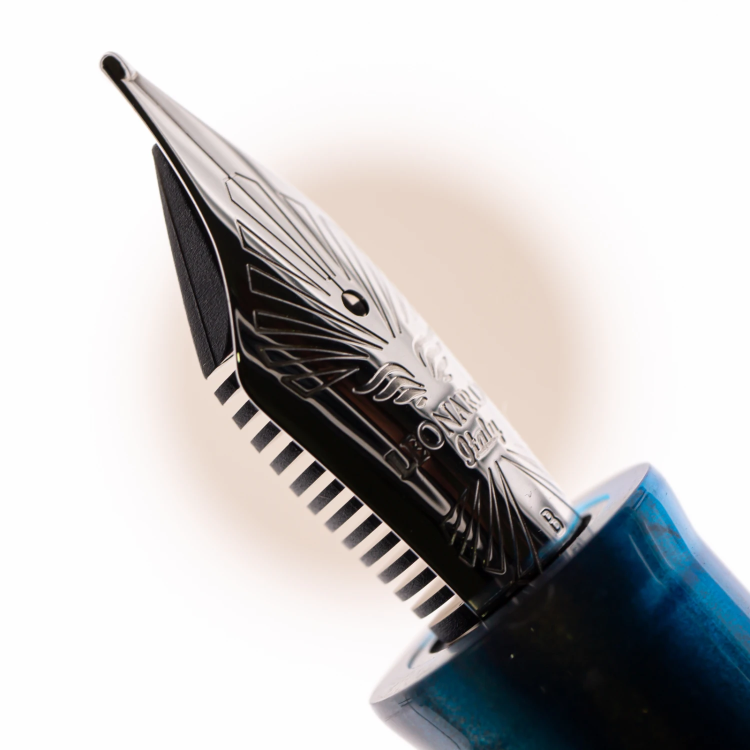 Leonardo Momento Zero Penna Stilografica Nuvola Lilac & Rodio 4 Leonardo Momento Zero Penna Stilografica Nuvola Lilac & Rodio - immagine 4