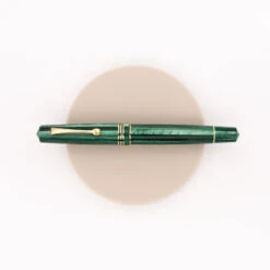 Leonardo Officina Italiana Momento Zero Penna Stilografica Verde Alga & Oro -Stilo Stile Negozio leonardo officina italiana momento zero penna stilografica verde alga oro 2