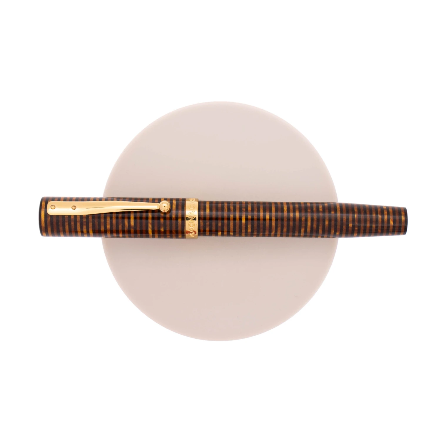 Magna Carta Mag 600 Penna Stilografica Amber 2 Magna Carta Mag 600 Penna Stilografica Amber - immagine 2