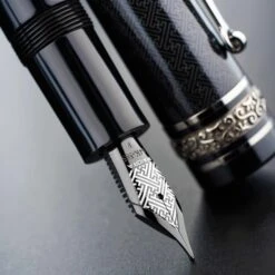 Maiora Alpha Penna Stilografica Dáidalos Edizione Limitata 7 Maiora Alpha Penna Stilografica Dáidalos Edizione Limitata -Stilo Stile Negozio maiora alpha penna stilografica daidalos edizione limitata 2