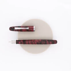 Noodler's Neponset Penna Stilografica Red Rebellion Ebanite