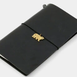 Traveler's Factory Brass Charm Little Bear Edizione Limitata -Stilo Stile Negozio traveler s factory brass charm little bear edizione limitata 5