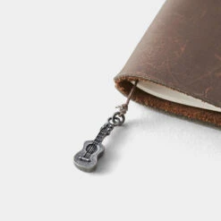 Traveler's Factory Charm Ukulele -Stilo Stile Negozio traveler s factory charm ukulele 4