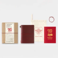 Traveler's Notebook Passport Size Love And Trip Red Edizione Limitata