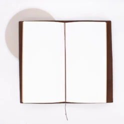 Traveler's Notebook Regular Size Marrone -Stilo Stile Negozio traveler s notebook regular size marrone 3